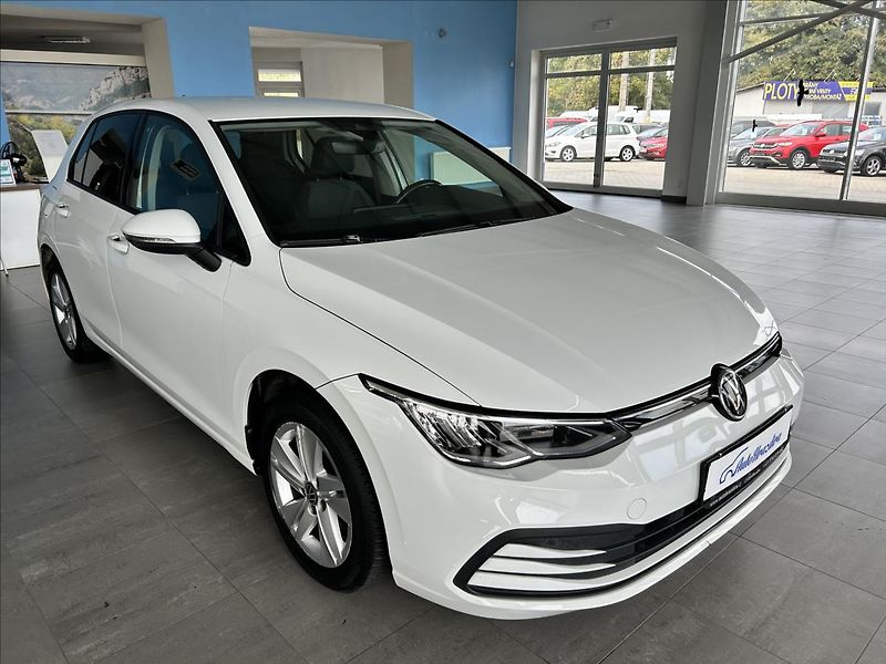 Volkswagen Golf 1,5   TSI,96kW,SERVISKA,LIFE - fotka 1 z 28
