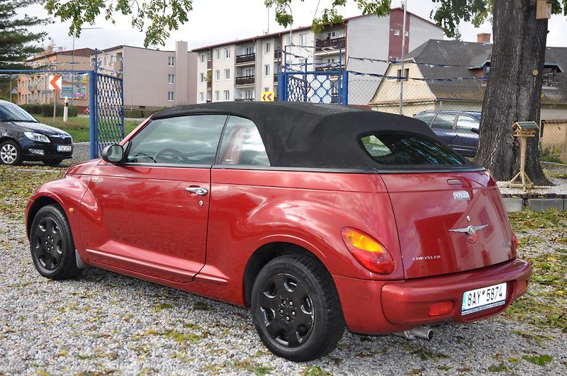 Chrysler PT Cruiser 2.4i 105kW Cabrio - fotka 8 z 17