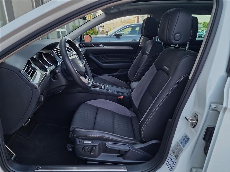 Volkswagen Passat 2.0TDI 147kW DSG Alltrack, ČR - fotka 19 z 50