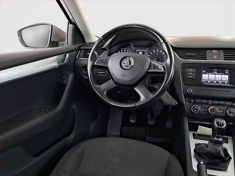Škoda Octavia (2014) 1.6 TDI, Tempomat - fotka 7 z 19