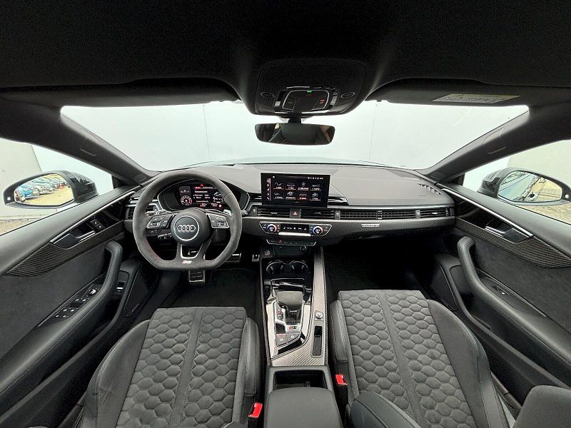 Audi RS 5 (2025) Sportback 2.9 TFSI 346kW Quatt - fotka 9 z 35