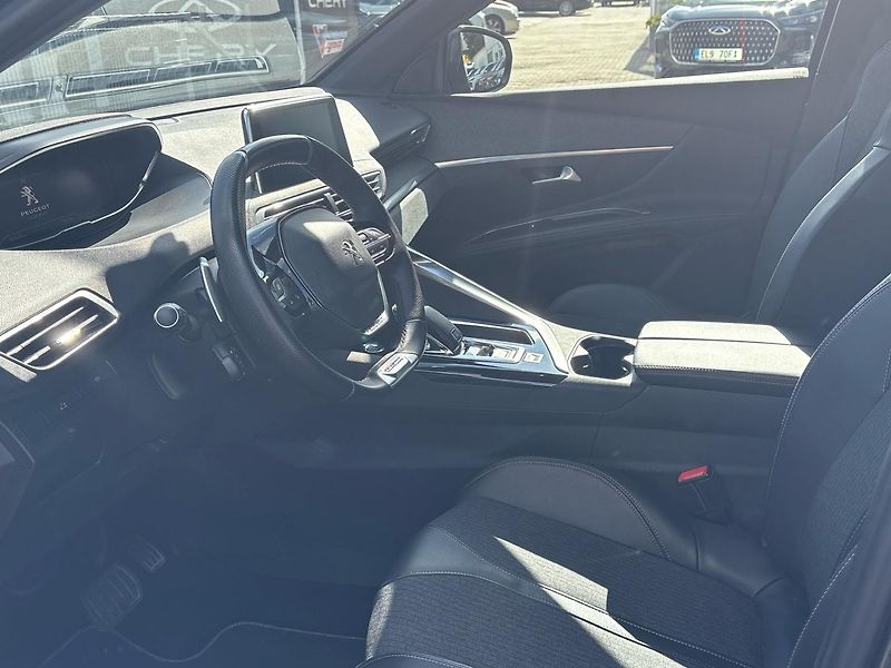 Peugeot 5008 (2020) 2.0 HDI GT-Line 130KW - fotka 6 z 24