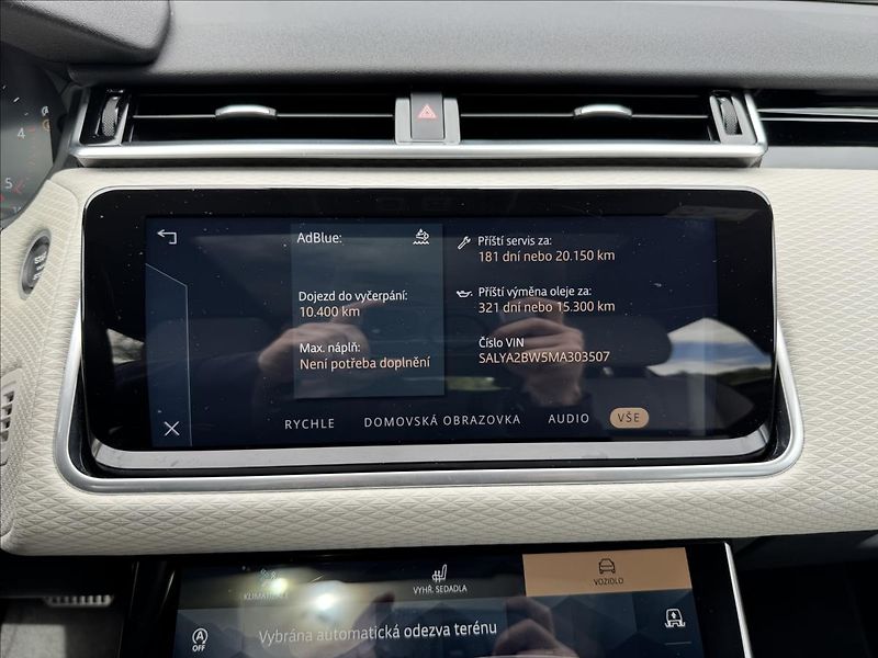 Land Rover Range Rover Velar 3,0 D300 R-DYNAMIC S AWD DPH - fotka 27 z 37