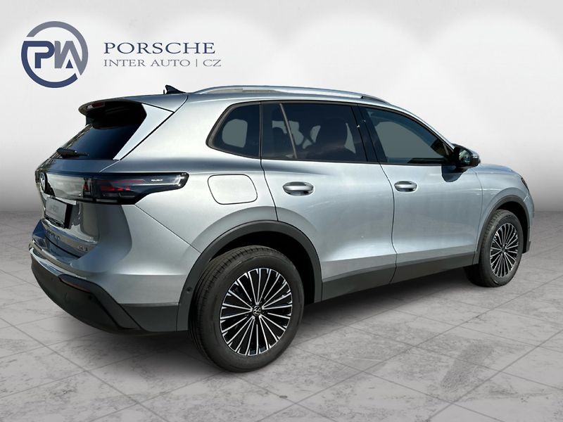 Volkswagen Tiguan People 1,5 TSI - fotka 6 z 23