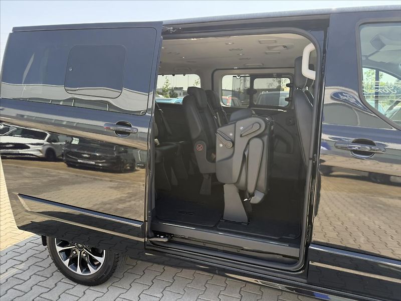 Ford Tourneo Custom 2,0 136kW Sport L1 Webasto - fotka 16 z 29