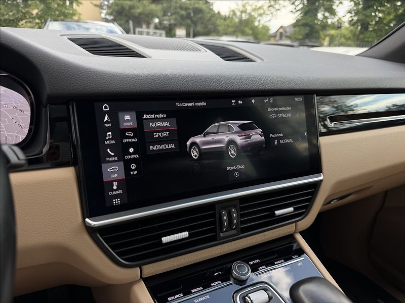 Porsche Cayenne 3.0 V6 Vzduch - fotka 19 z 26
