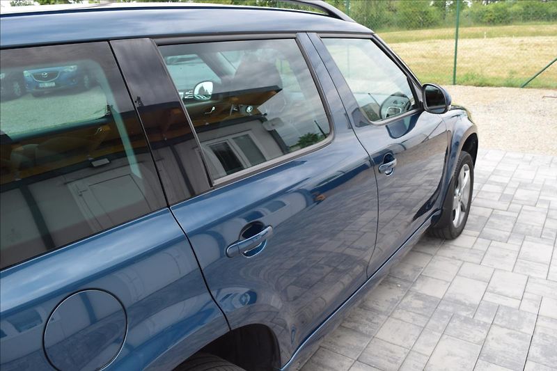 Škoda Yeti 1,4 TSI 92KW DSG XENONY VÝHŘEV - fotka 10 z 51