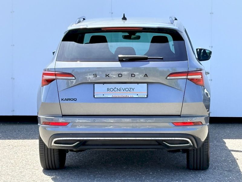 Škoda Karoq (2025) DSG 1.5 TSI / 110 kW / SPORTLI - fotka 23 z 33