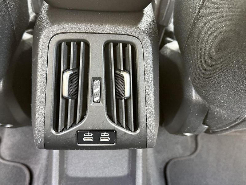BMW Řada 2 (2023) 223i xDrive 218k 360° Koup.ČR - fotka 12 z 25