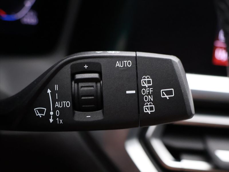 BMW Řada 3 2,0 320d 140kW xDrive 1.Maj. - fotka 21 z 36