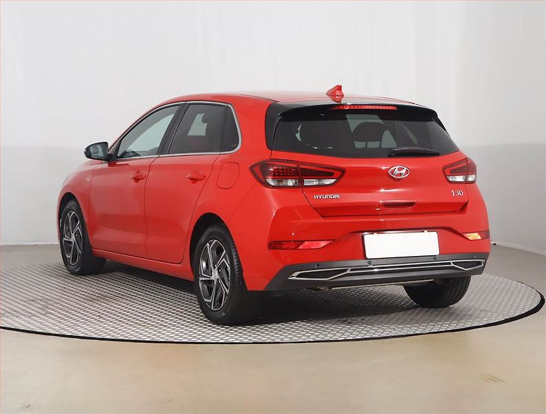 Hyundai i30 (2024) 1.5 T-GDI MHEV - fotka 4 z 20