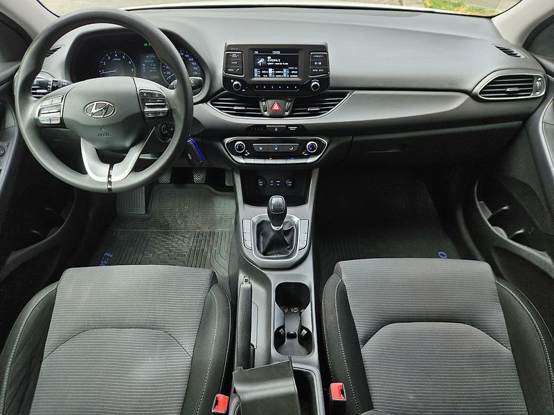 Hyundai i30 1,4i 73kW, Start Plus, serv.kn - fotka 13 z 32