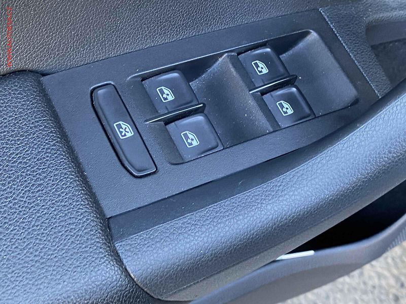 Škoda Octavia (2019) 1.5 TSi, Soleil, DSG, navi, - fotka 11 z 19