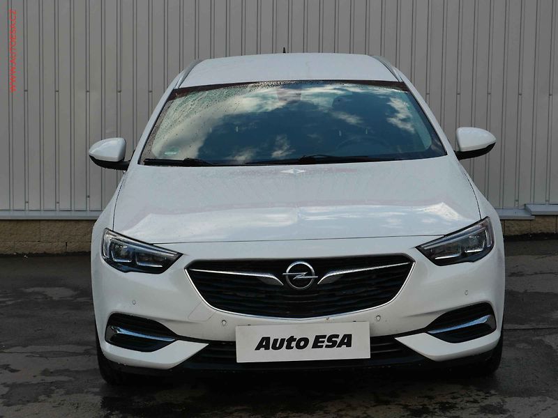 Opel Insignia (2019) 2.0 CDTi, Ultimate, AT, LED - fotka 2 z 26