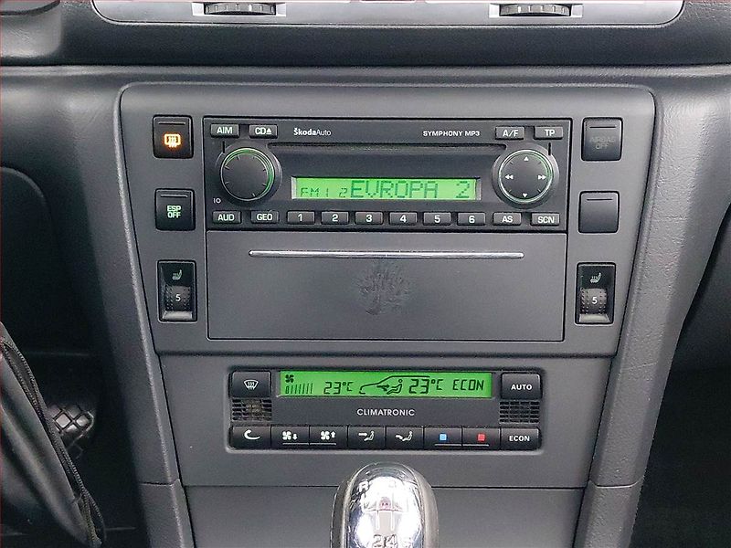 Škoda Superb (2008) Ambiente 2.0 TDI, nová STK - fotka 12 z 15