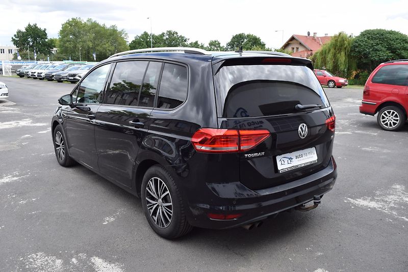 Volkswagen Touran (2017) 1.4TSI 110kw CLBMT TAŽ NAV APP - fotka 10 z 50
