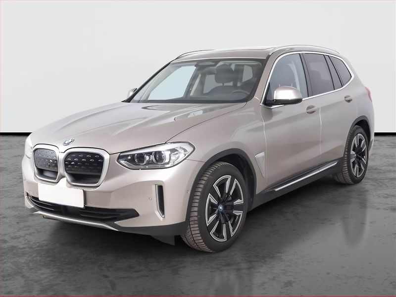 BMW iX3 (2022) 80 kWh, SoH 98% - fotka 2 z 19