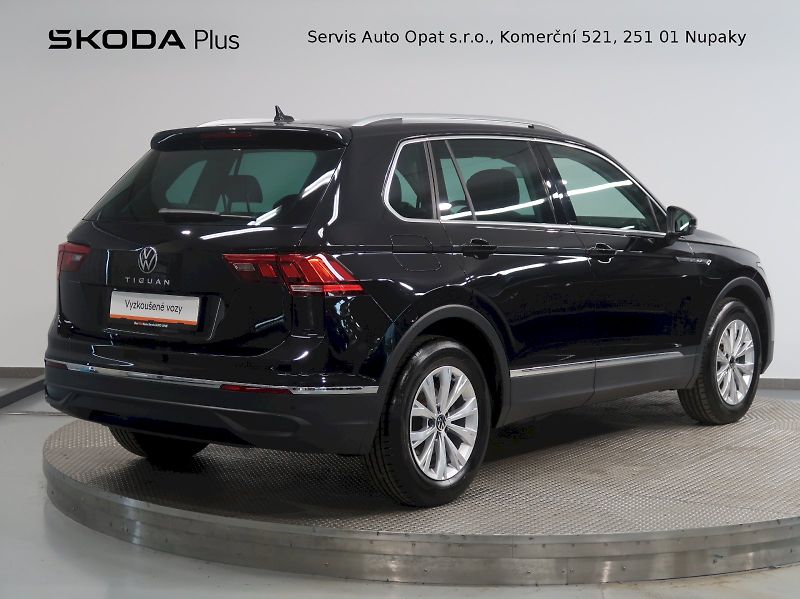 Volkswagen Tiguan (2023) LIFE 1.5TSI 110KW DSG - fotka 2 z 35