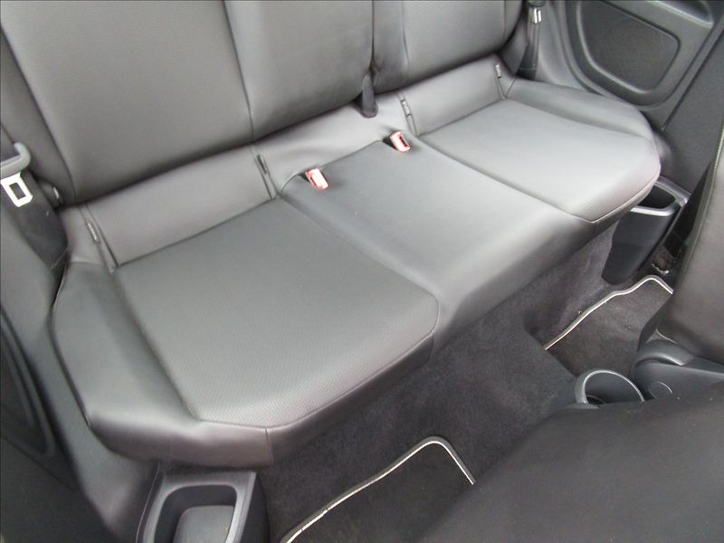 Volkswagen up! 1.0MPi 55kW Highline, Klima - fotka 22 z 36