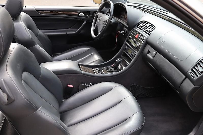 Mercedes-Benz CLK 55 AMG V8 CABRIO 255kW - fotka 39 z 50