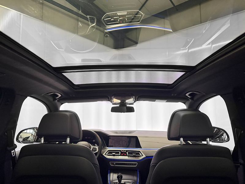 BMW X5 30d xDrive M-PAKET, HUD, LASER - fotka 25 z 31