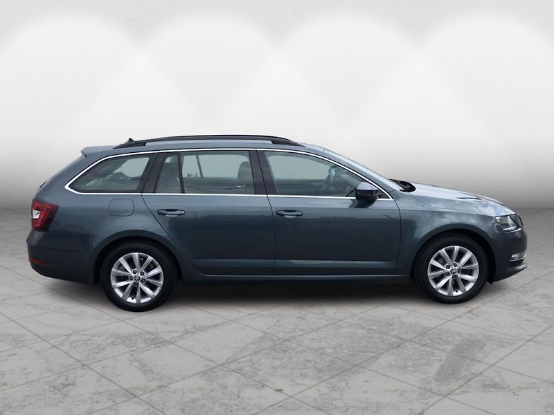 Škoda Octavia COMBI 1.6 TDi STYLE - fotka 8 z 30