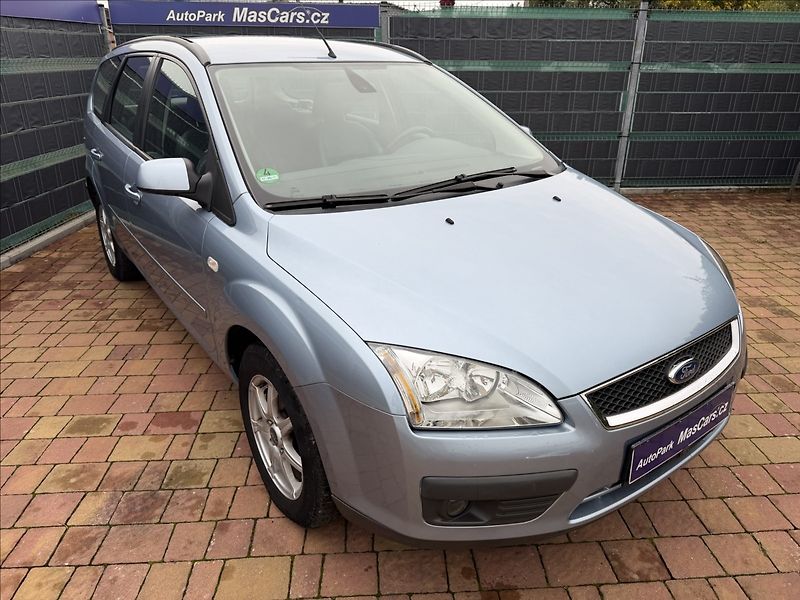Ford Focus 1.6 Ghia - fotka 3 z 16