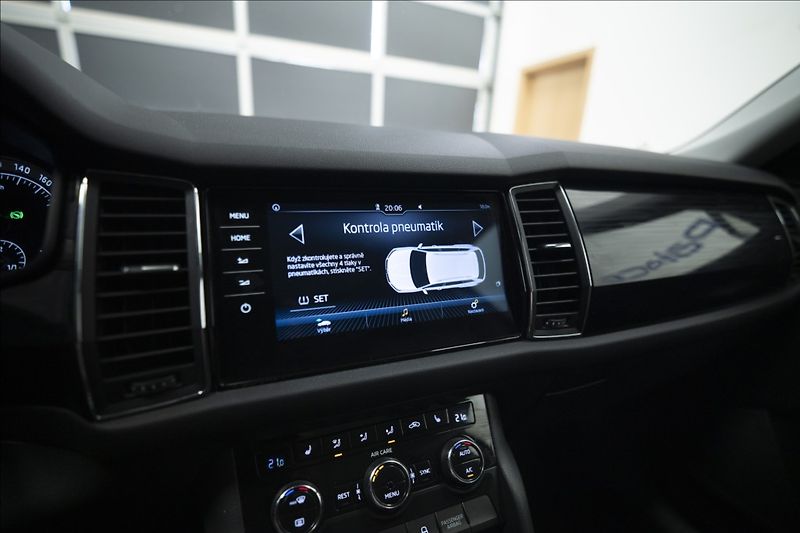 Škoda Kodiaq 2,0 TDI DSG 4x4 NAVI KŮŽE PANO - fotka 30 z 33