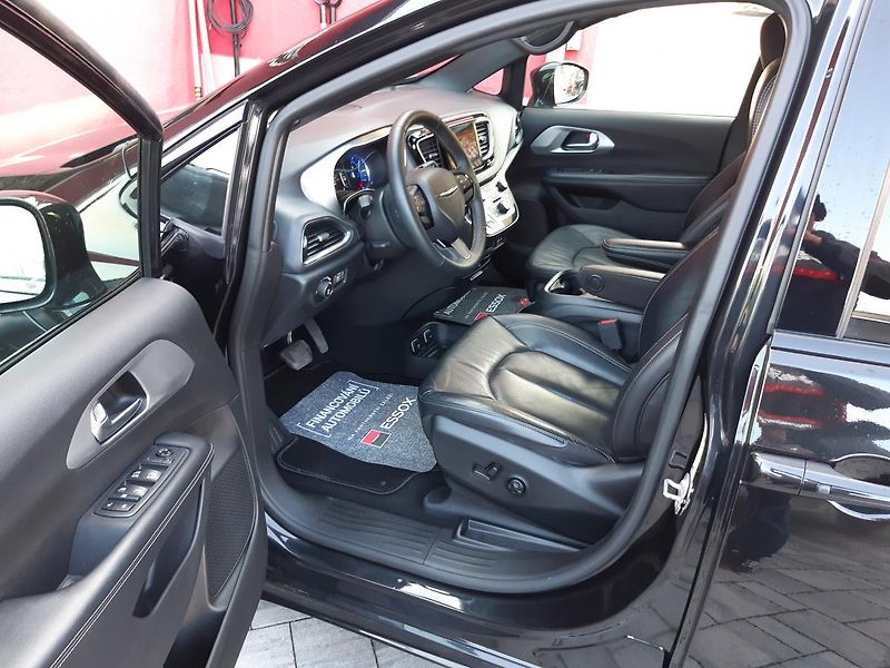 Chrysler Pacifica (2019) 3,6L V6 Hybrid,Plus, DVD,tažné - fotka 9 z 38