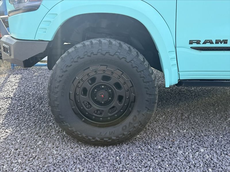 Dodge RAM 5,7 LIMITED Rough Country - fotka 22 z 22