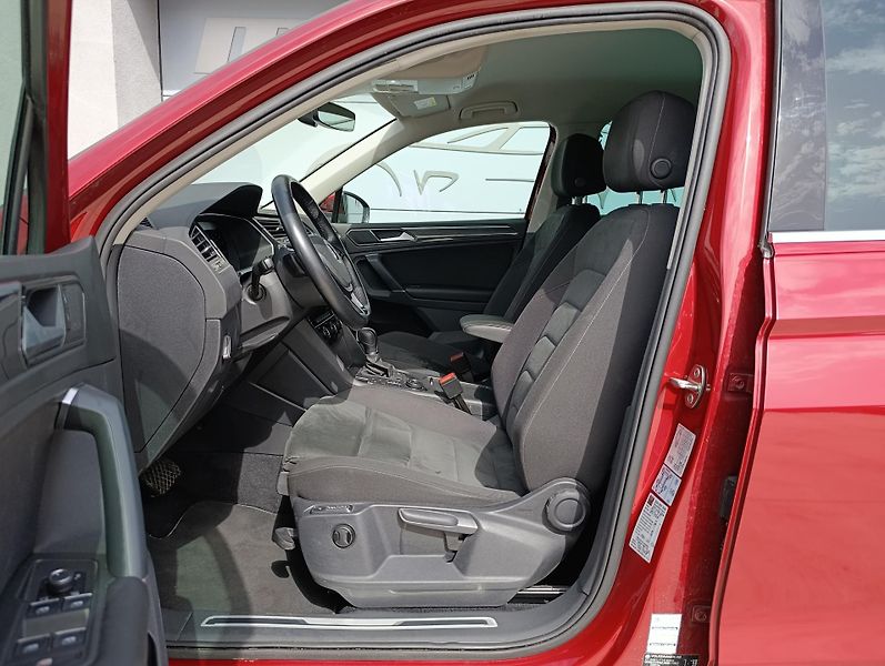 Volkswagen Tiguan 2.0TSI 162kW 4M HIGHLINE ČR  - fotka 11 z 33