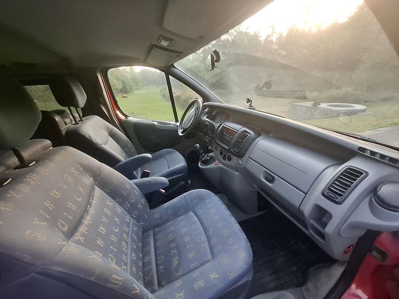 Renault Trafic (2006) Generation 2,5 dci,1 maj. CZ - fotka 9 z 14