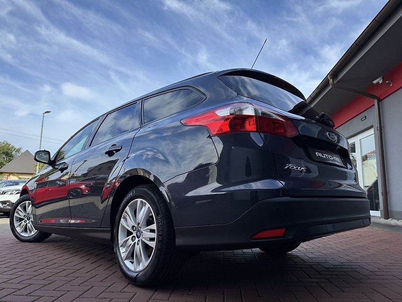 Ford Focus (2011) 1.6i Ti-VCT Klima Servis - fotka 49 z 50