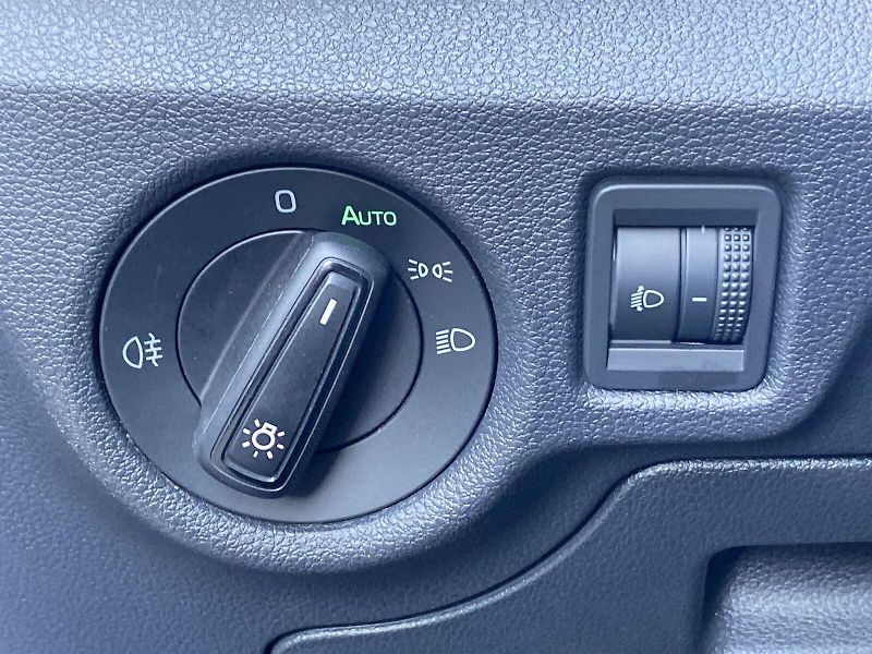 Škoda Kamiq (2021) 1.0 TSI Ambition - fotka 21 z 33