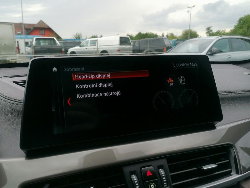 BMW X1 (2022) xDrive25eA Plug-in Hybrid - fotka 18 z 41