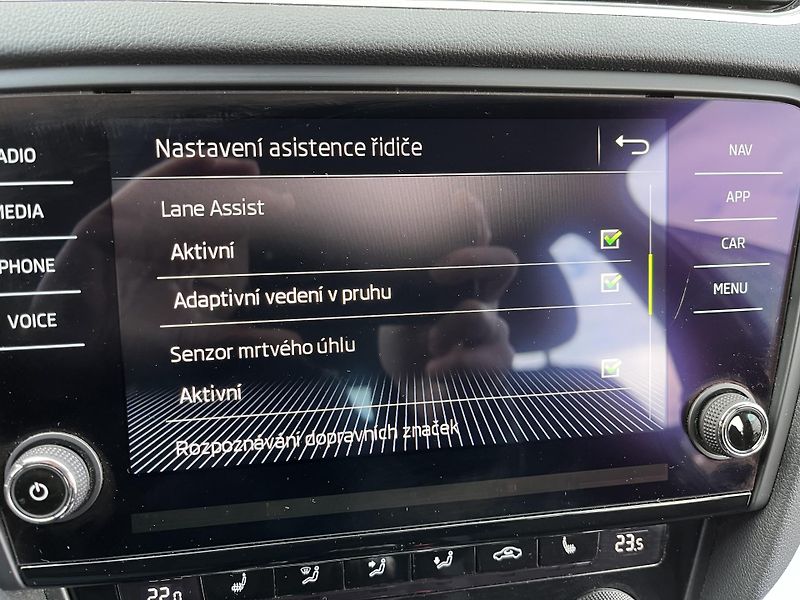 Škoda Octavia (2020) 2.0TDI 110KW*NEZ.TOPENÍ*TZ ! - fotka 27 z 38