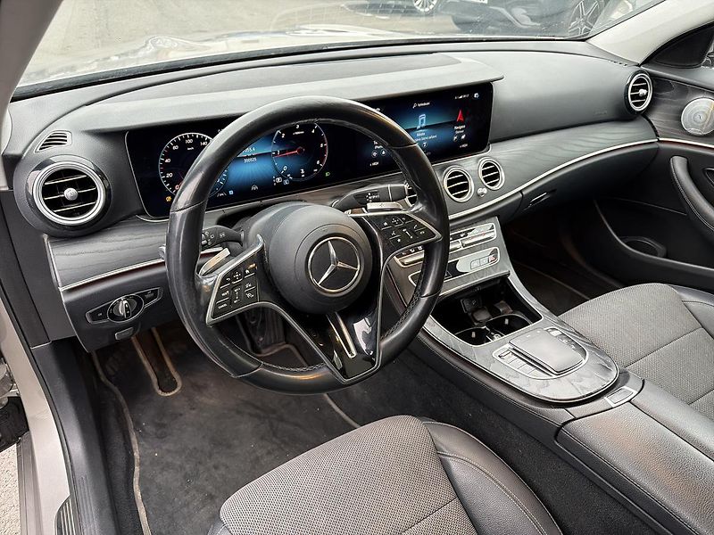 Mercedes-Benz Třídy E E 220d 4M Kombi - fotka 9 z 15