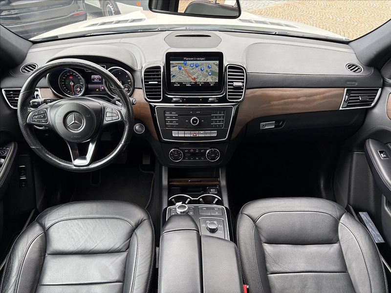 Mercedes-Benz GLS 350d 4M - fotka 18 z 24