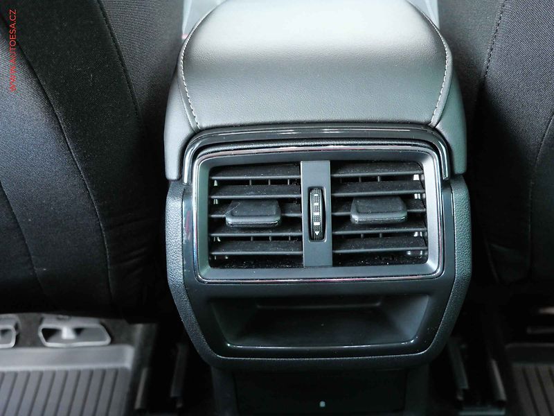 Škoda Karoq (2022) 1.5 TSi, Style, DSG - fotka 30 z 35