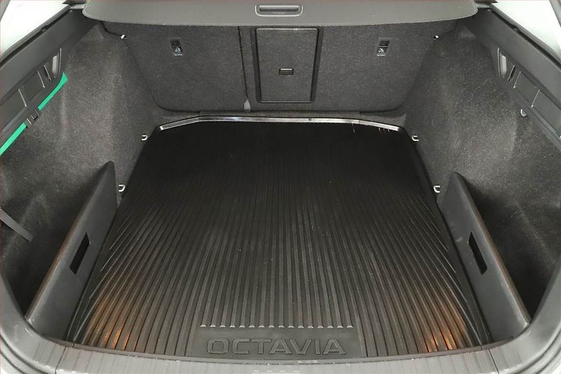 Škoda Octavia (2022) Ambition 2.0 TDI, ČR,1.maj - fotka 10 z 13