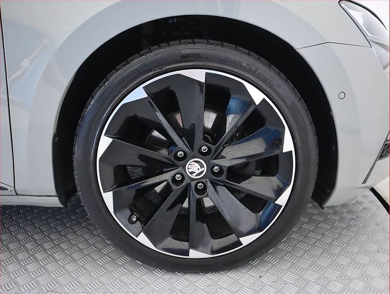 Škoda Superb (2022) Sportline 2.0 TDI - fotka 15 z 21