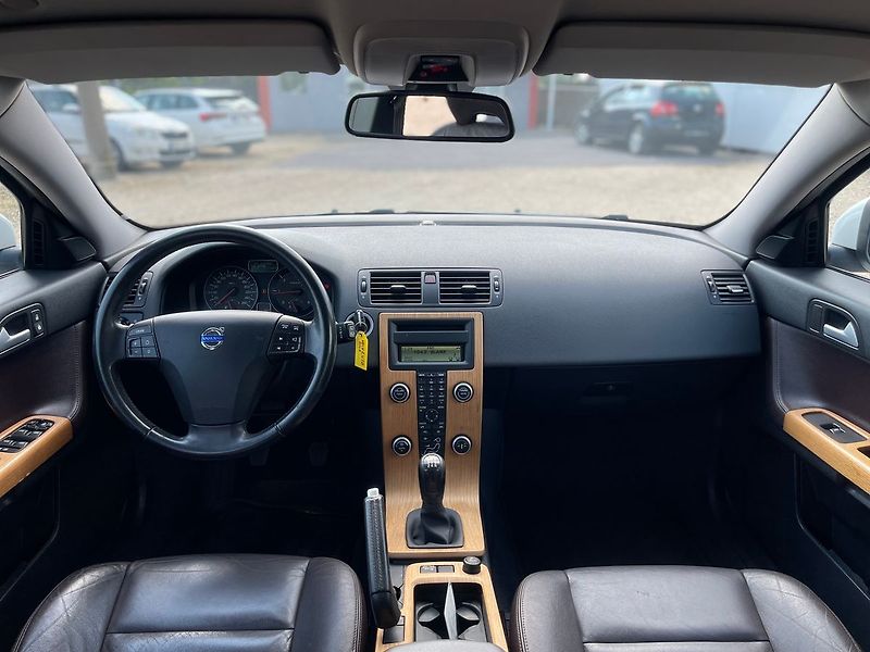 Volvo V50 1.6D 80kW*KŮŽE*VÝHŘEV*HANDSFRE - fotka 25 z 30