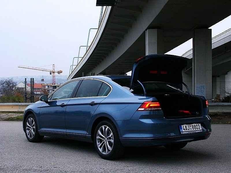 Volkswagen Passat.