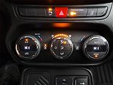 Jeep Renegade (2017) 1.4 MultiAir, Automat - náhled 16