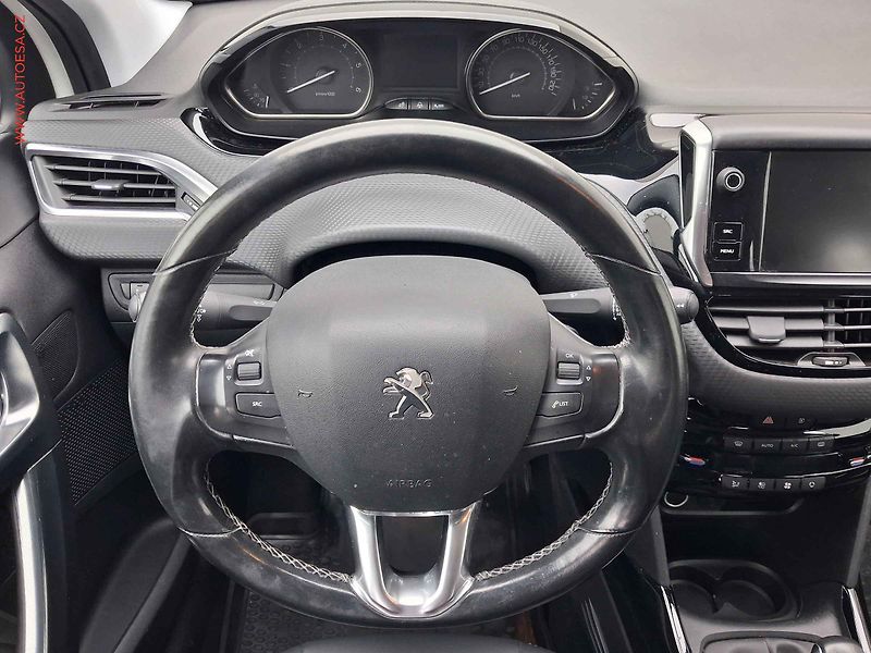Peugeot 2008 (2017) 1.6HDi, 1.maj,ČR, Allure - fotka 11 z 16