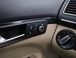 Volkswagen Touran (2011) 2.0 TDI, Automat, Xenony - náhled 16