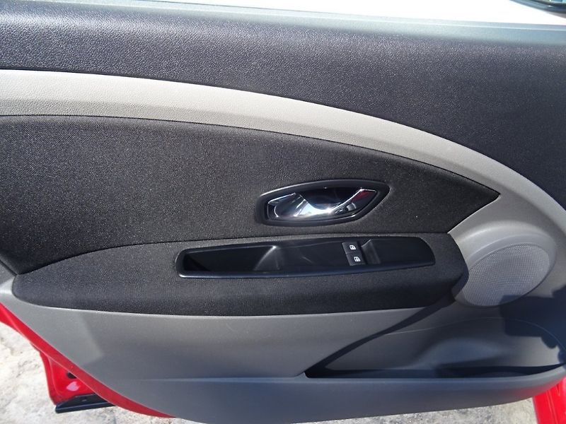 Renault Mégane (2012) 1.6i,74kW,NovéČR,s.kniha - fotka 15 z 22
