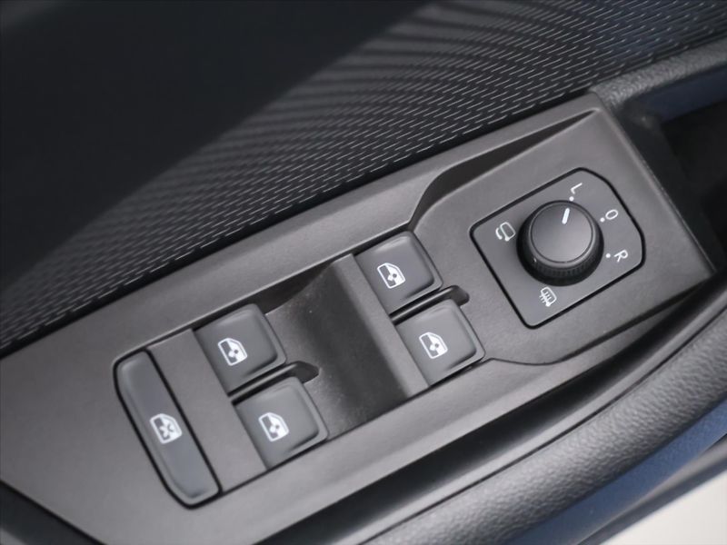Škoda Octavia 2,0 TDI 110kW DSG Style Sport - fotka 15 z 39