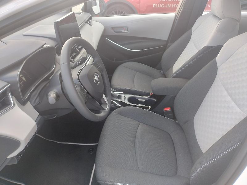 Toyota Corolla (2026) SD 1.8 FHEV Comfort - fotka 6 z 14