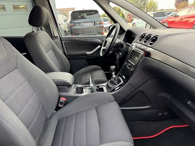 Ford Galaxy (2013) 2.0TDCi Titanium Navi Tažné Z. - fotka 16 z 46